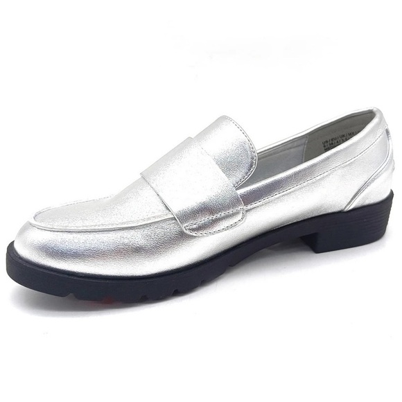 The Kenneth Cole Reaction Fern Metallic Silver Loafer Size 7.5 - Picture 2 of 14